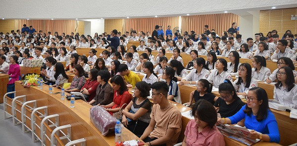 Hơn 200 học sinh Nam Định tham gia trải nghiệm Đại học – định hướng tương lai