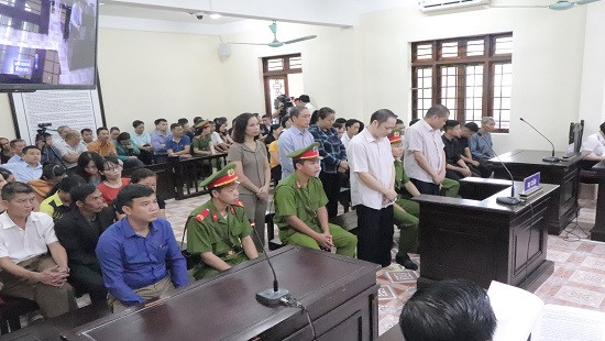Nguyên cán bộ Sở GD&ĐT tỉnh Hà Giang khai gì trong phần xét hỏi?