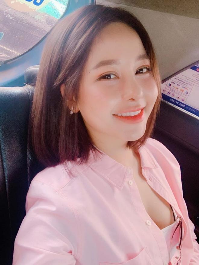 Hơn nửa năm sau khi lộ clip nóng, hot girl Trâm Anh than thở: 'Đến bao giờ mới cảm thấy được bình yên...' 0