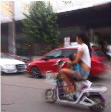 ba-me-tre-vua-di-xe-dap-vua-cho-con-bu-ngoisao.vn-w442-h444.jpg 0