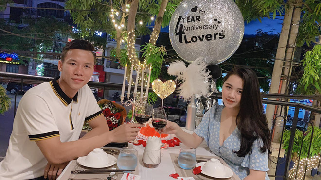 Đội trưởng Quế Ngọc Hải chúc mừng sinh nhật bà xã ngay trước thềm đại chiến với Indonesia 3 Đội trưởng Quế Ngọc Hải chúc mừng sinh nhật bà xã ngay trước thềm đại chiến với Indonesia 3