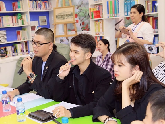hoang-cong-dat-1610-9-ngoisao.vn-w580-h438 1