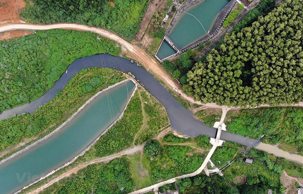 Hòa Bình kiến nghị lắp đường ống kín dẫn nước sông Đà vào nhà máy