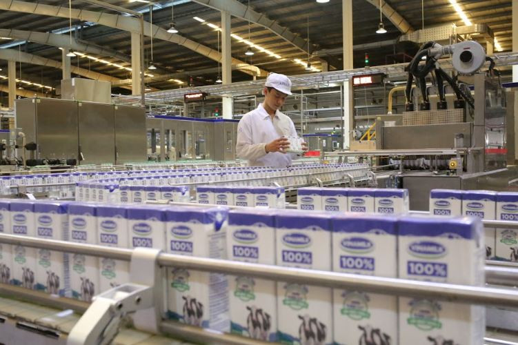 Siêu nhà máy sữa Vinamilk “ghi điểm” với đoàn công tác của Bộ Nông Nghiệp Mỹ