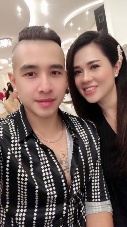 chị gái Ngọc Trinh 2