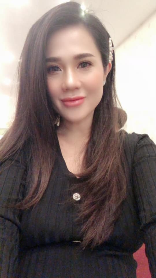 chị gái Ngọc Trinh 4