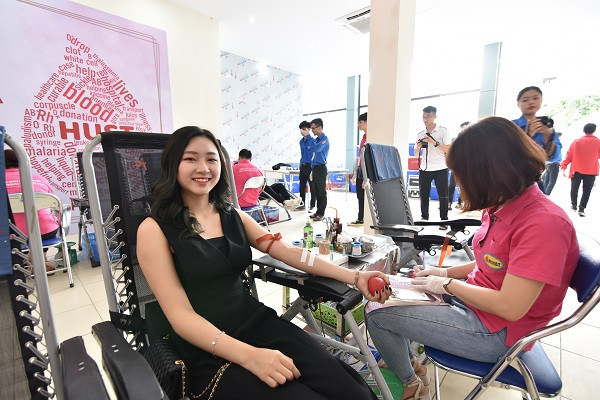 Top 20 Hoa hậu Miss World Vietnam tham gia hiến máu nhân đạo