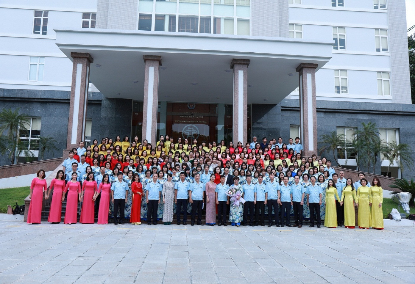 hai-quan-ha-noi-w1350-h953.jpg