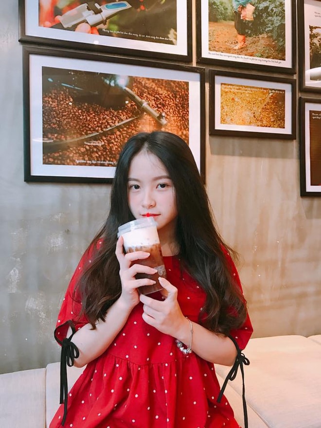 chân dung cô giáo bị chụp lén 9
