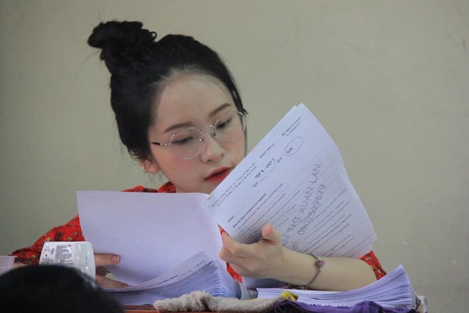 chân dung cô giáo bị chụp lén 2
