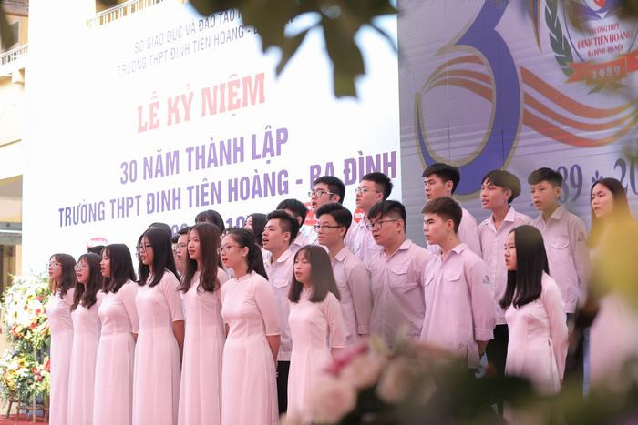 Trường THPT Đinh Tiên Hoàng tổ chức Lễ kỷ niệm 30 năm Ngày thành lập