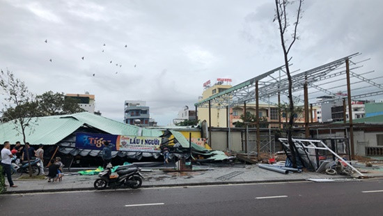 Phú Yên: 1 người chết, 8 nhà sập hoàn toàn do bão số 5