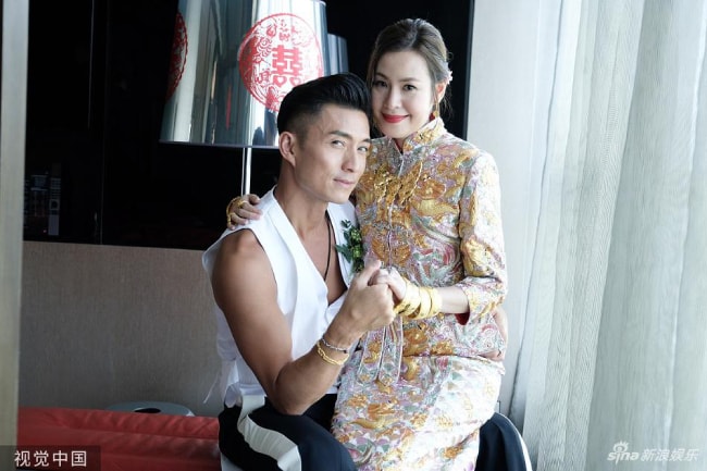 Xa Thi Mạn khoác tay kẻ cưỡng hiếp Lam Khiết Anh, cùng nửa làng sao Hong Kong dự cưới 'trai hư' TVB 17