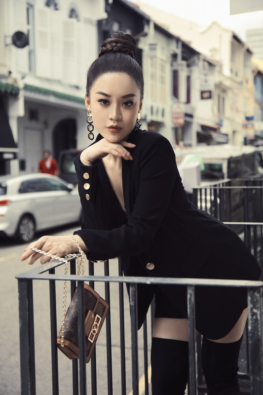 Người đẹp được yêu thích nhất Miss World Vietnam khoe bộ ảnh cực chất ở Singapore