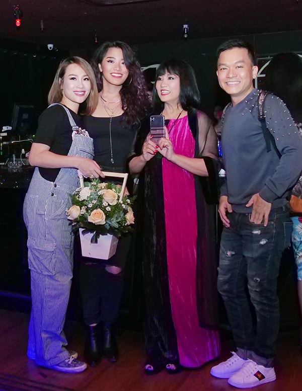 cam-van-ngoc-pham-va-ky-phuong-1-ngoisao.vn-w600-h777 7