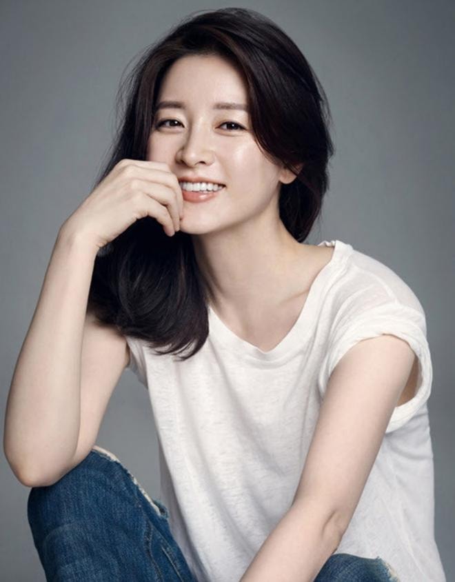 Vẻ đẹp của Lee Young Ae thời trẻ và thực hư chuyện cô sẽ  2