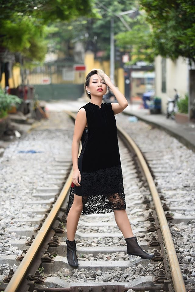 Ca sĩ Thảo Trang đổi gu với style bánh bèo, nữ tính 1