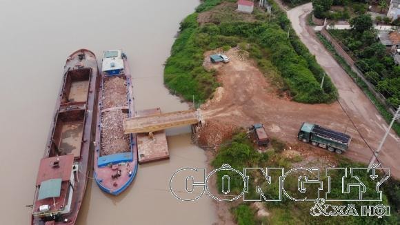 mo-khai-thac-dat-cty-hoang-duong-1-w800-h450.jpg