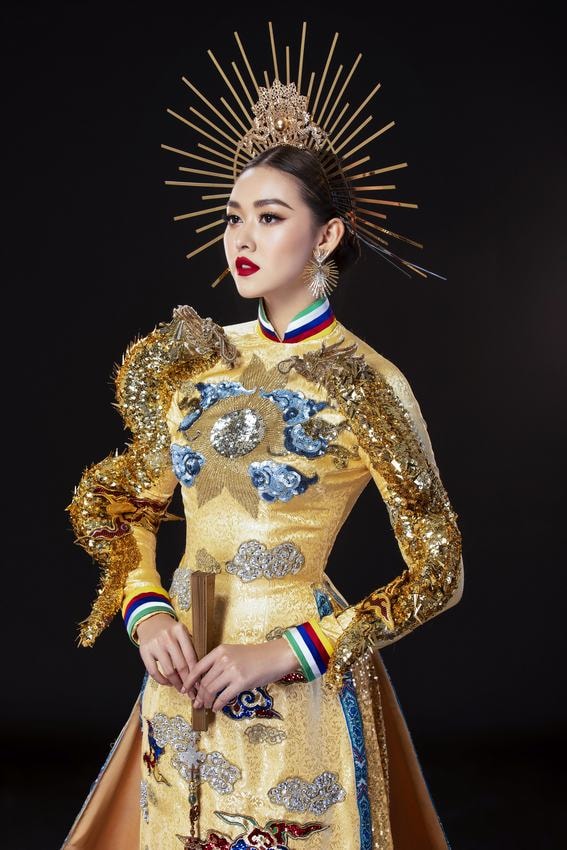 Á hậu Tường San đạt giải quốc phục đẹp nhất tại Miss International 2019