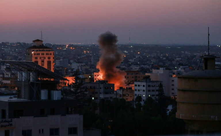 Tên lửa bắn liên tiếp ở Gaza sau khi cuộc tấn công của Israel giết chết một chỉ huy cấp cao Palestine