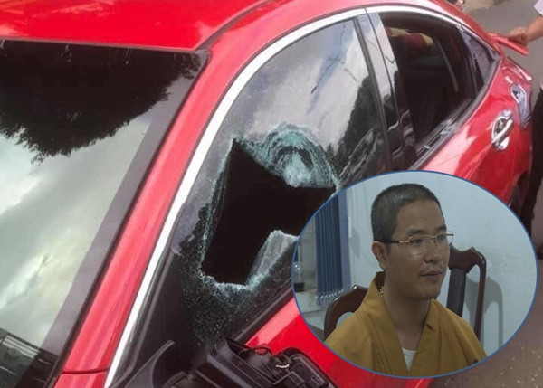 Khởi tố thầy chùa đập vỡ kính xe ô tô