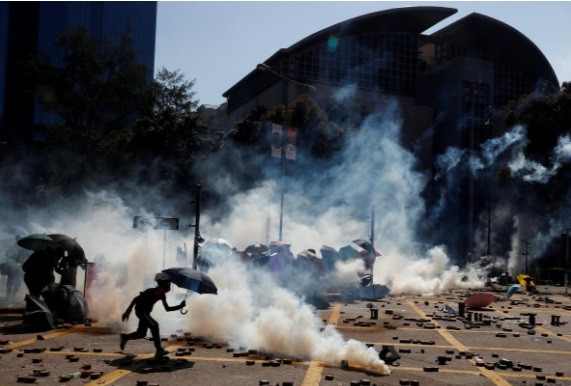 Tin vắn thế giới 18/11: Hong Kong chìm trong bạo lực