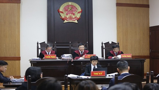 Tạm dừng phiên xét xử phúc thẩm giữa Tuần Châu và đạo diễn Việt Tú để xác minh