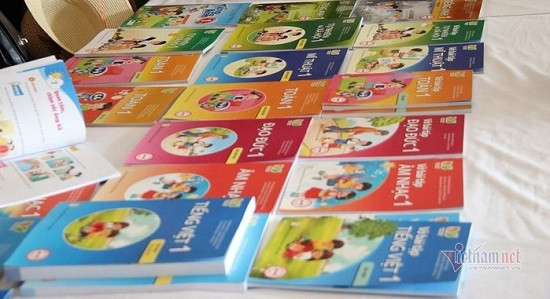 Nhà xuất bản giáo dục Việt Nam đang chiếm ưu thế trong việc làm sách giáo khoa lớp 1