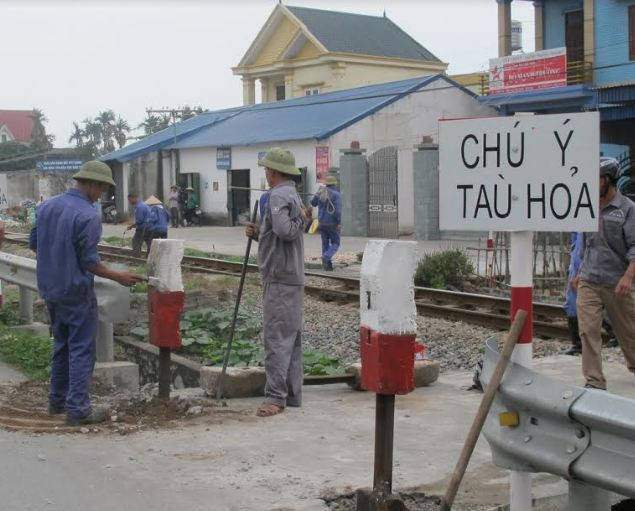 Nam Định: Tăng cường giải pháp làm hàng rào, đường gom để xóa lối đi tự mở qua đường sắt