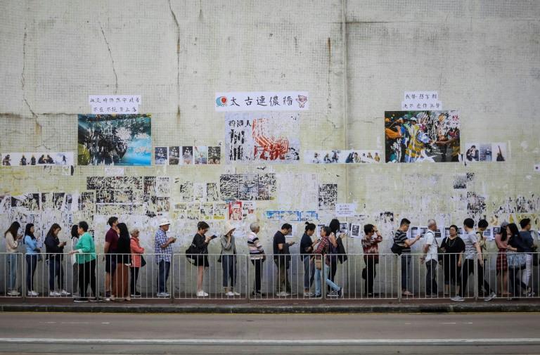 Bầu cử hội đồng địa phương Hongkong: Số cử tri đi bỏ phiếu tăng kỷ lục