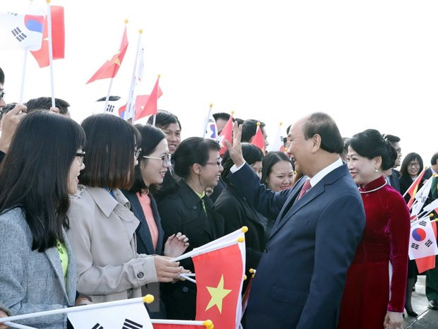 Những hoạt động đầu tiên của Thủ tướng Nguyễn Xuân Phúc tại Hàn Quốc