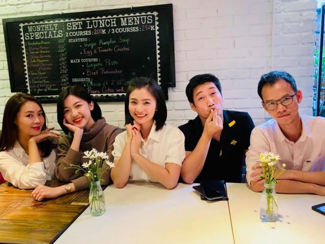 dàn diễn viên Hoa hồng trên ngực trái ngoài đời  4