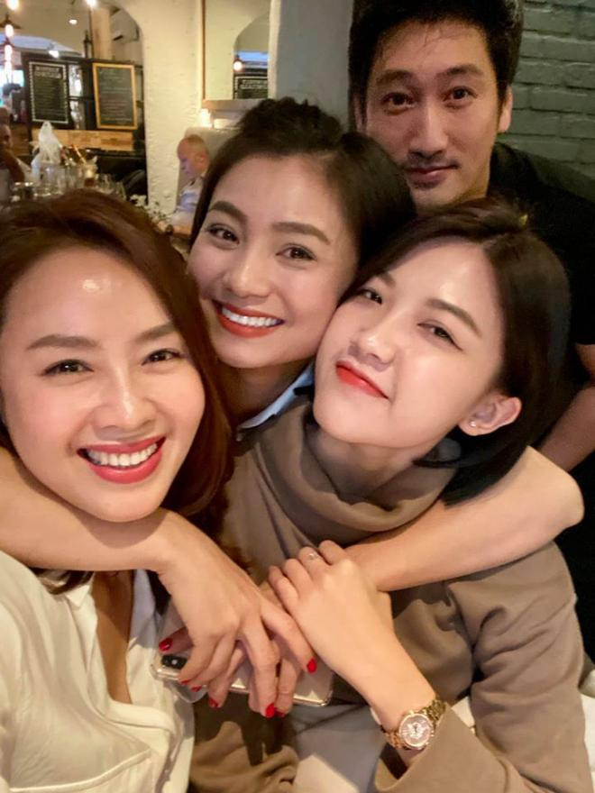 dàn diễn viên Hoa hồng trên ngực trái ngoài đời  5