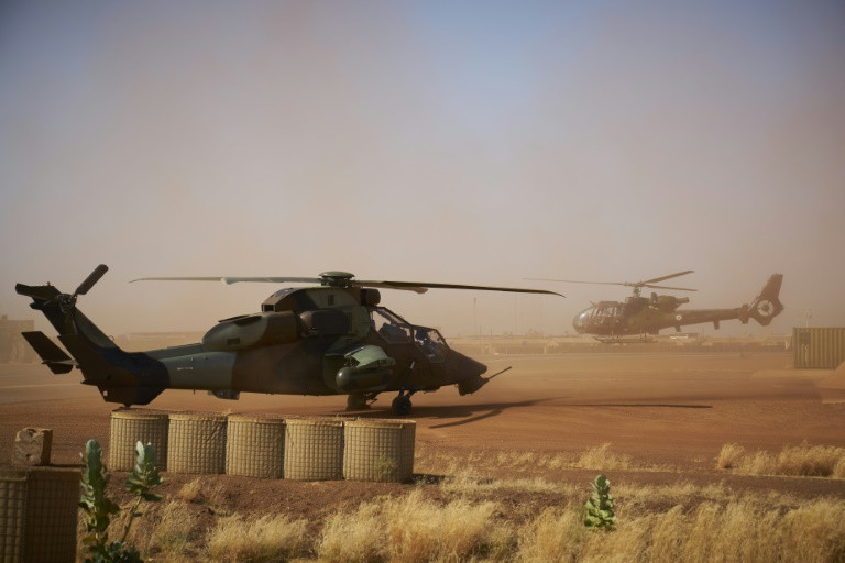 13 binh sĩ Pháp thiệt mạng trong vụ va chạm trực thăng ở Mali