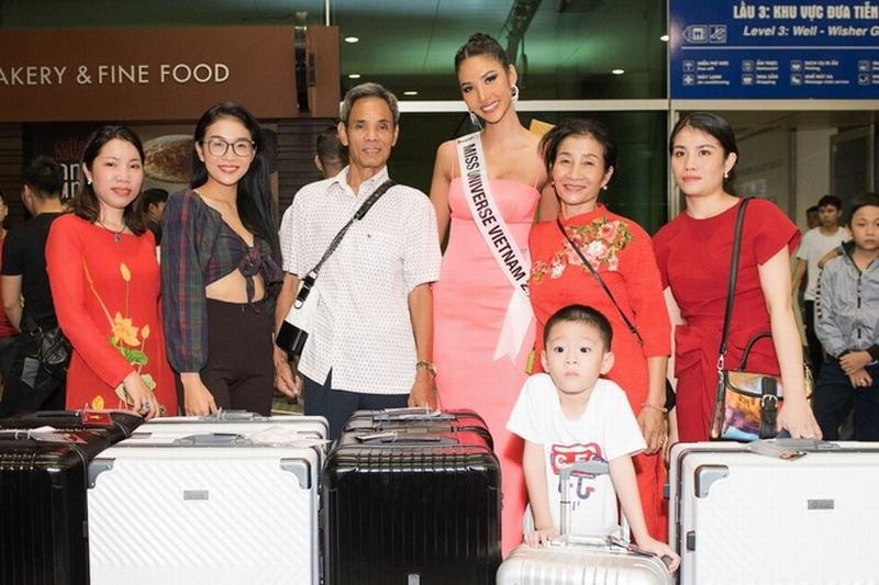 Hoàng Thùy lên đường thi Miss Universe 2019