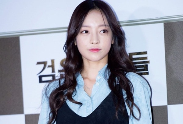 Goo Hara chính là người chủ động bóc trần  vụ chat sex của Jung Joon Young ra ánh sáng 0