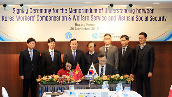 BHXH Việt Nam và KCOMWEL ký kết Bản ghi nhớ hợp tác giai đoạn 2020-2025