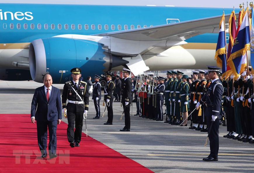 Thủ tướng Nguyễn Xuân Phúc đến Seoul, bắt đầu thăm chính thức Hàn Quốc