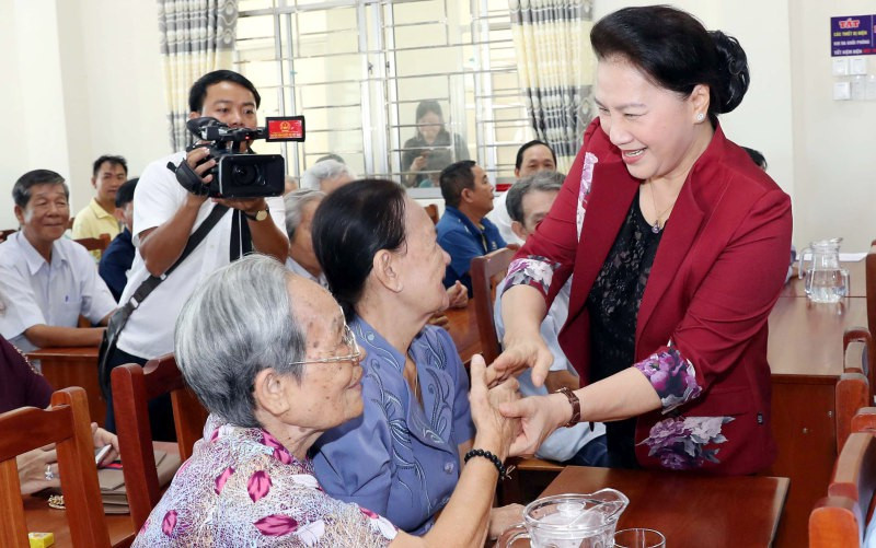 Chủ tịch Quốc hội tiếp xúc cử tri tại Ninh Kiều và Phong Điền, Cần Thơ