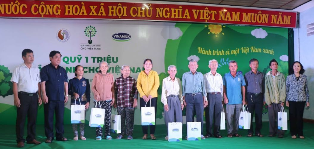 Vinamilk góp phần nâng cao nhận thức bảo vệ môi trường tại Bình Định