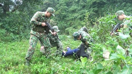 Vừa ra tù lại vượt biên buôn ma túy