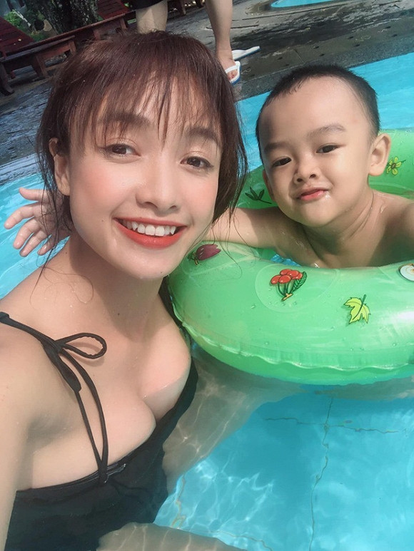 Diễn viên 'Tiếng thét trong mưa' Lê Bê La hiếm hoi đăng ảnh gợi cảm 0
