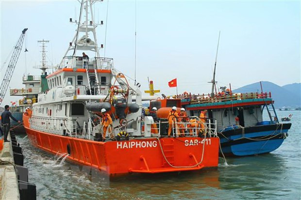 tau-ca-gap-nan-1351485-w620-h413.jpg