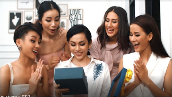 Sản phẩm ngân hàng được thí sinh Miss Universe Việt Nam 2019 tung thành MV