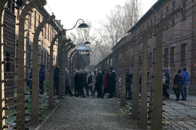 Thủ tướng Đức Angela Merkel lần đầu thăm trại tập trung Auschwitz