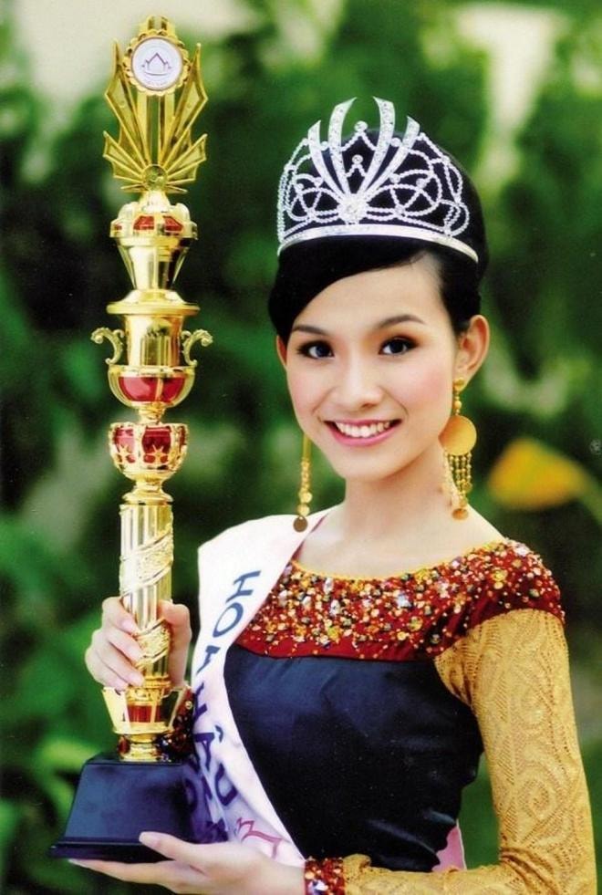 thuy-lam-ngoisao.vn-w1000-h1487 0