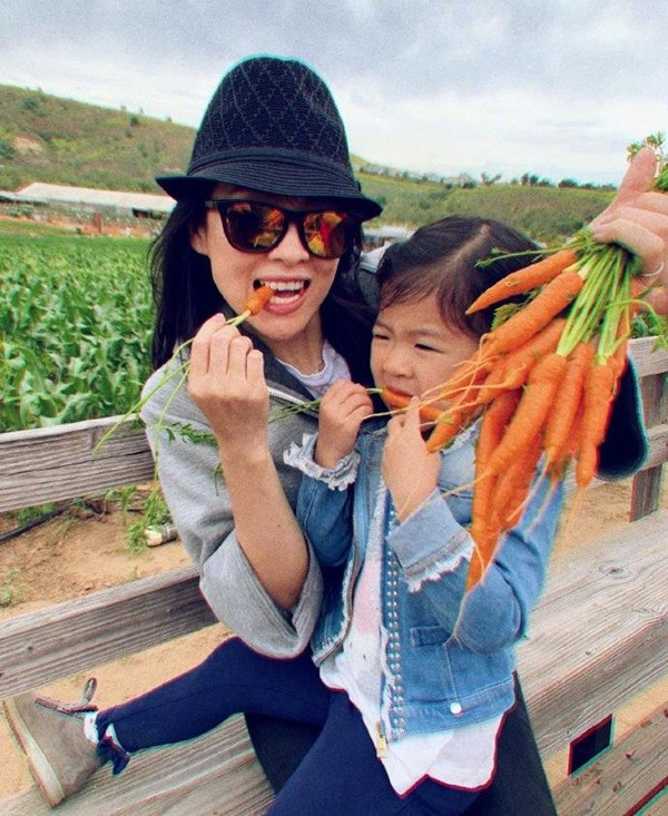 Tưởng hạnh phúc viên mãn, ai ngờ Chương Tử Di khổ tâm, hổ thẹn vì chồng bài bạc không bỏ? 2 Tưởng hạnh phúc viên mãn, ai ngờ Chương Tử Di khổ tâm, hổ thẹn vì chồng bài bạc không bỏ? 2