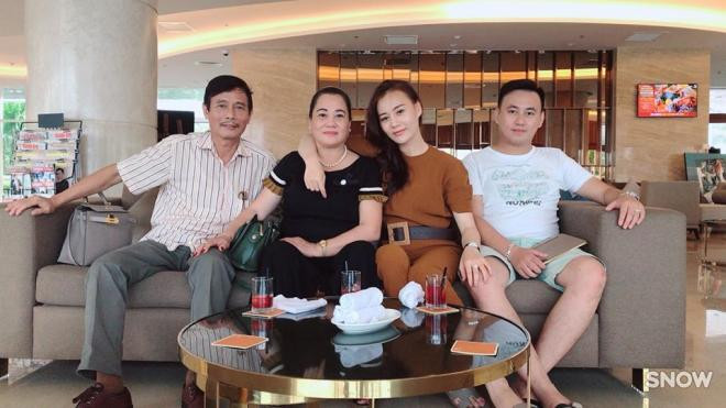 Em Dâu Phương Oanh Là Ai? Làm Nghề Gì? Sinh Năm Bao Nhiêu?