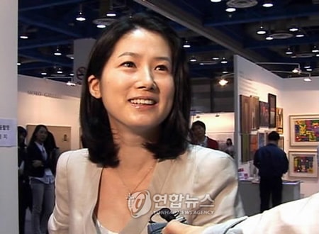 'Bảo bối điện ảnh' bí ẩn bậc nhất showbiz Hàn: Yêu chồng của Lee Young Ae, 'ăn ngủ' trên vàng khi rời showbiz 4