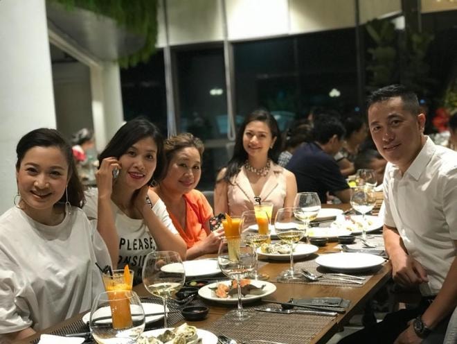 Tuấn Hoa hồng trên ngực trái 0